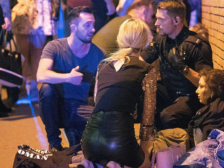 Очевидцы рассказали подробности взрыва на концерте в Манчестере