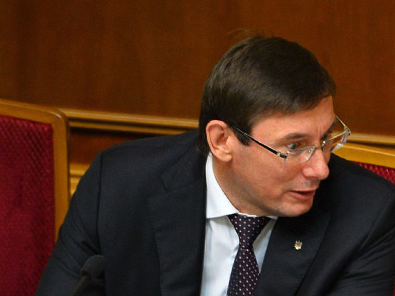 Луценко: В Украине не хватает судей