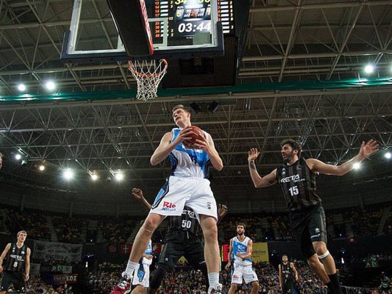 Центровой баскетболист сборной Украины  продолжит выступления в Испании