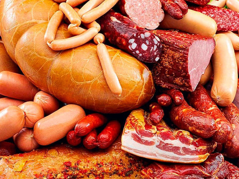 Врач: наиболее опасными мясными продуктами в жару являются вареные колбасы и паштет