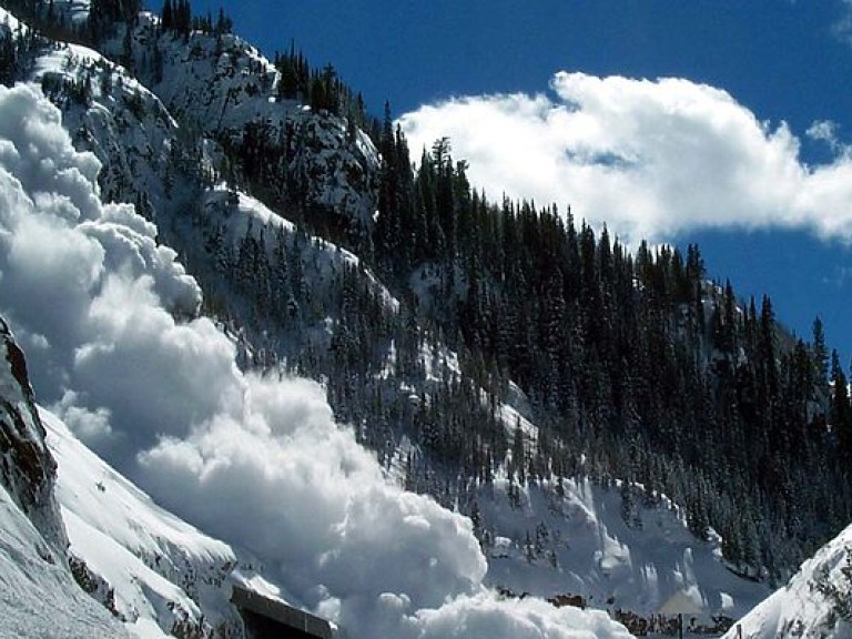 На Эвересте с начала сезона погибли 10 альпинистов