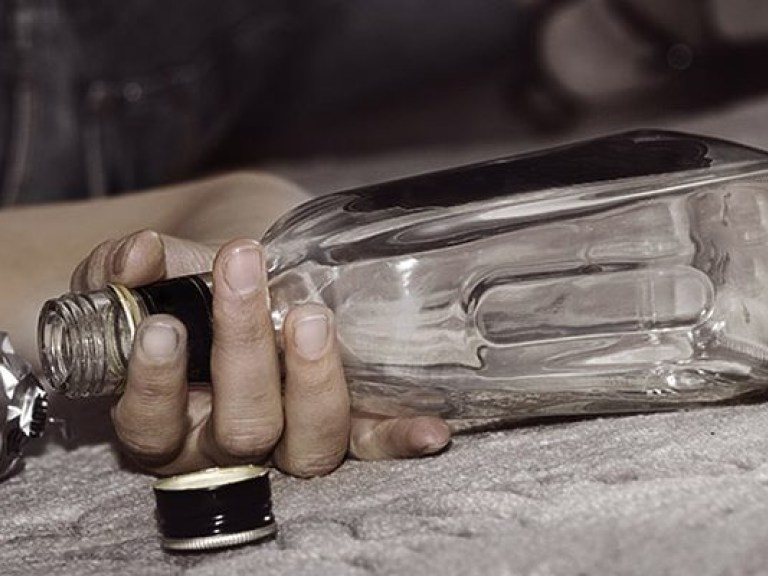 Во Львовской области семеро подростков отравились алкоголем