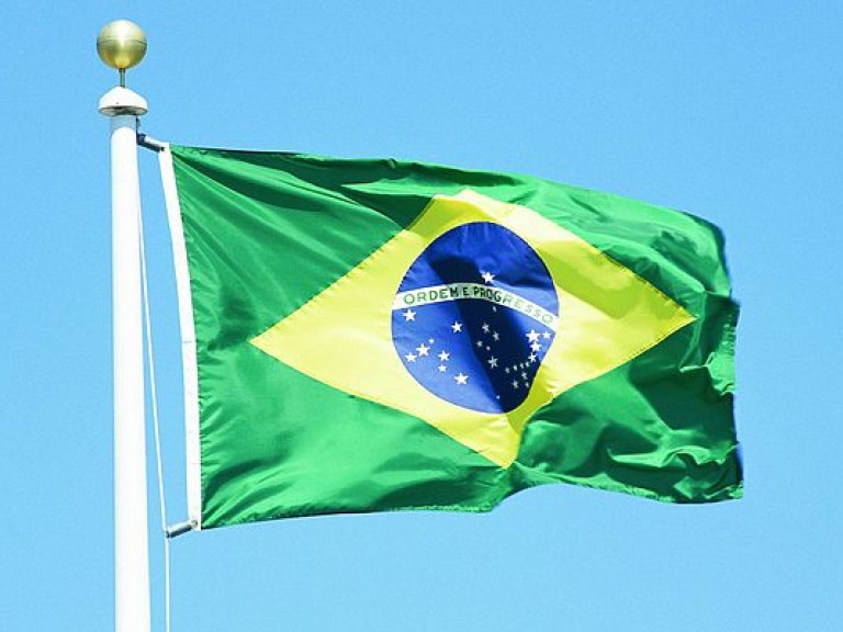 Президент Бразилии привлек войска для борьбы с массовыми беспорядками в стране