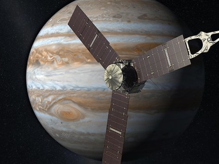 Зонд Juno снял гигантские торнадо на Юпитере (ФОТО)