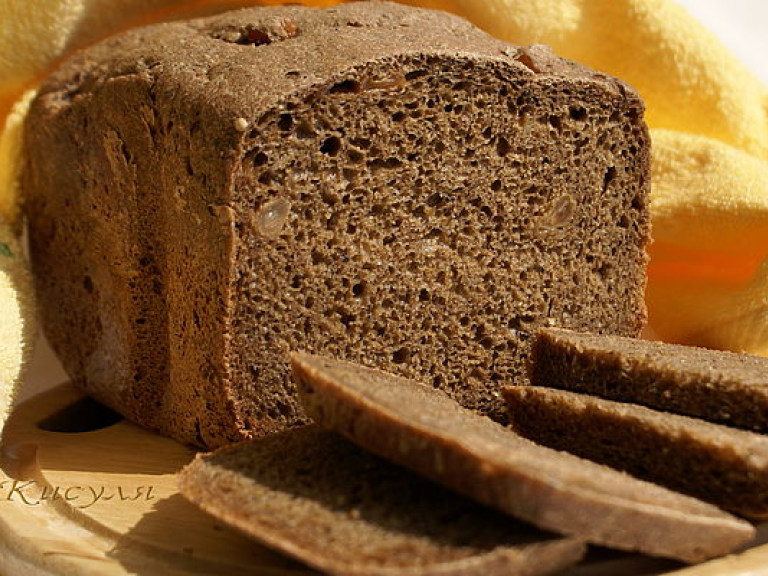 Сокращение производства хлеба в Украине связано с его подорожанием и меньшим потреблением – экономист