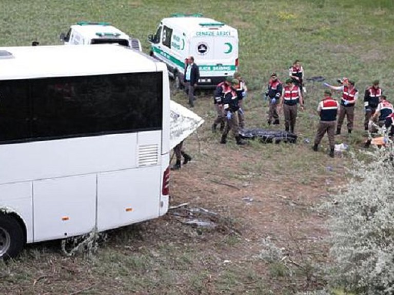 В Турции произошло еще одно ДТП с пассажирским автобусом: 8 человек погибли, 34 травмированы (ФОТО)