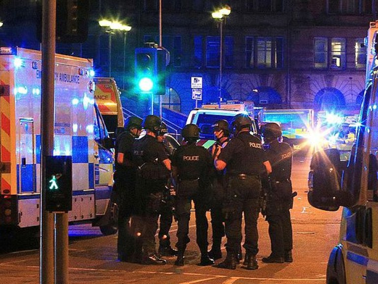 Британская полиция опубликовала кадры со смертником из Манчестера (ФОТО)