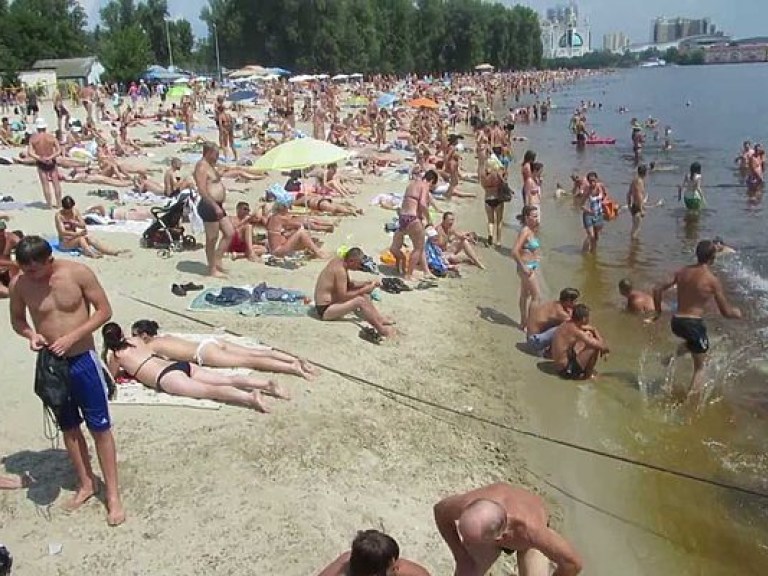 В Киеве подорожали услуги частных пляжей &#8212; СМИ