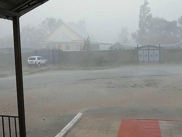 Ураган настиг Казахстан, власти зафиксировали первые жертвы