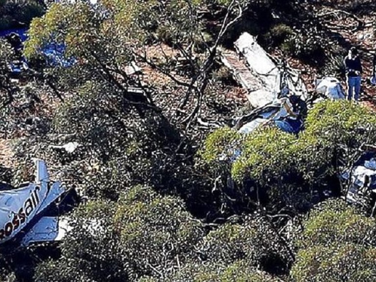 В Австралии разбился самолет, трое погибших (ФОТО)