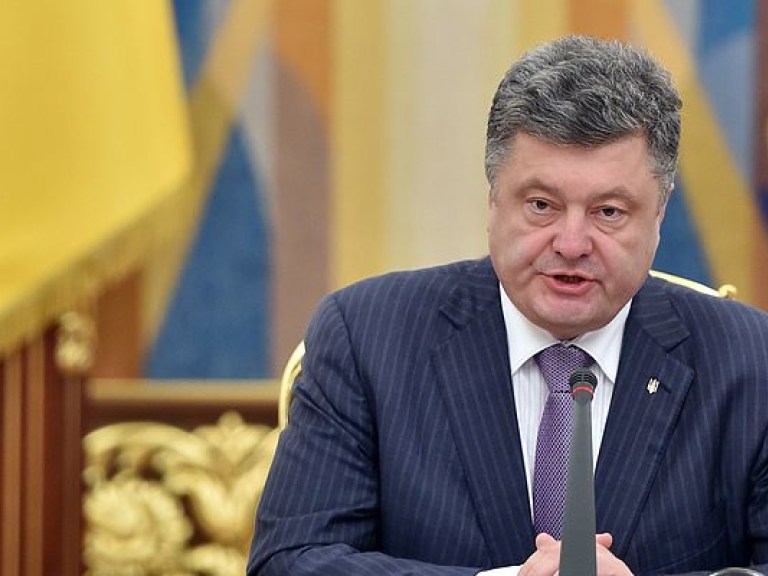 Порошенко утратил контроль над ситуацией в Украине -политолог