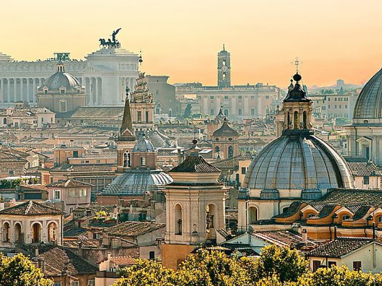 Власти Рима намерены закрыть цыганские таборы в столице