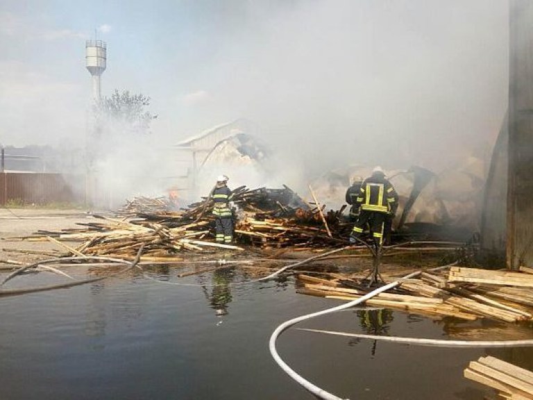 Пожар в Броварах локализован &#8212; ГСЧС (ФОТО, ВИДЕО)