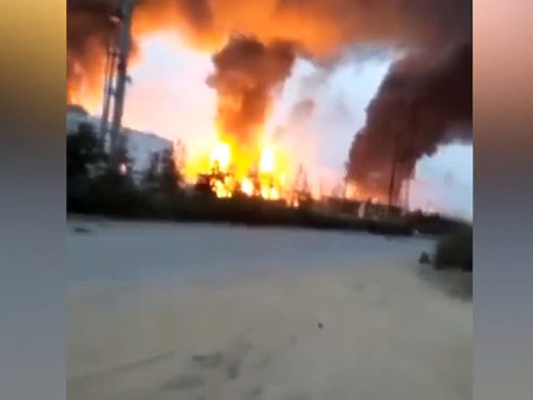 На нефтехимическом заводе в Китае прогремел взрыв, погибли восемь человек (ФОТО)