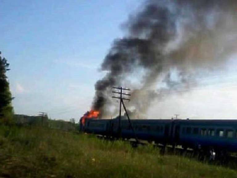 В Винницкой области загорелся дизельный поезд со 130 пассажирами (ФОТО)