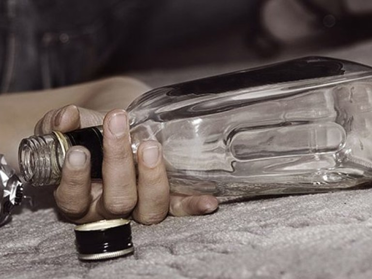 В Одесской области в состоянии алкогольной комы госпитализированы двое подростков