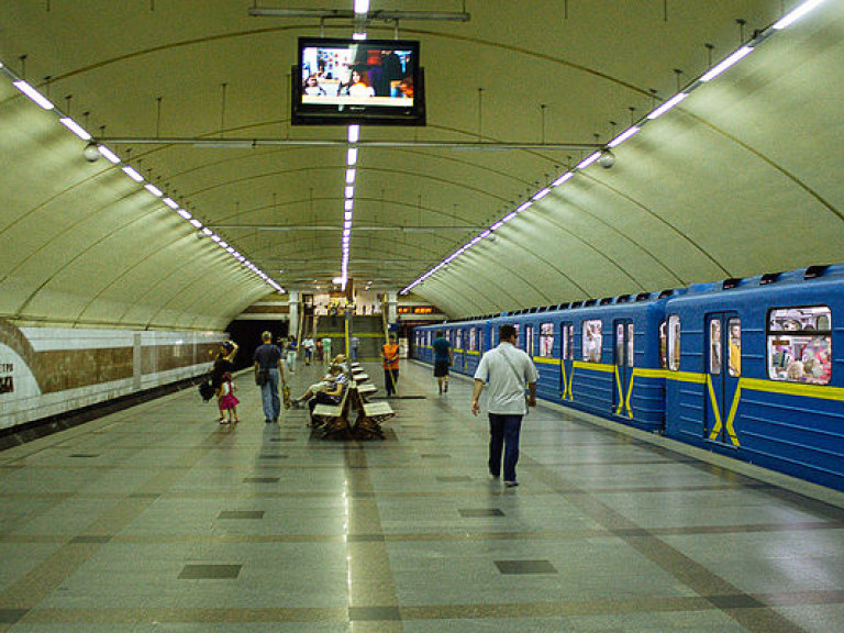 В метрополитене в Киеве начался переполох из-за запаха дыма