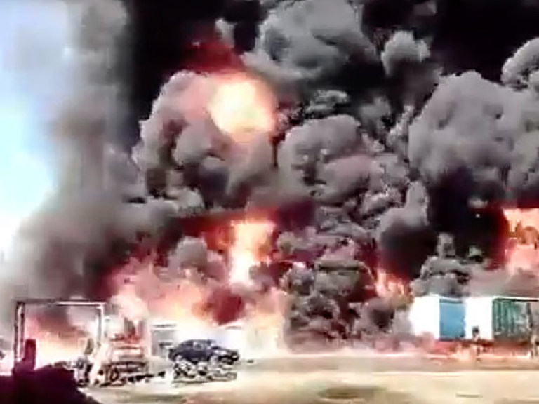 В российском Ярославле произошел пожар на складе горючего, есть пострадавшие (ФОТО, ВИДЕО)