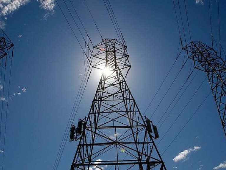 Эксперт: Новый закон о электроэнергетическом рынке абсолютно не решает проблем отрасли