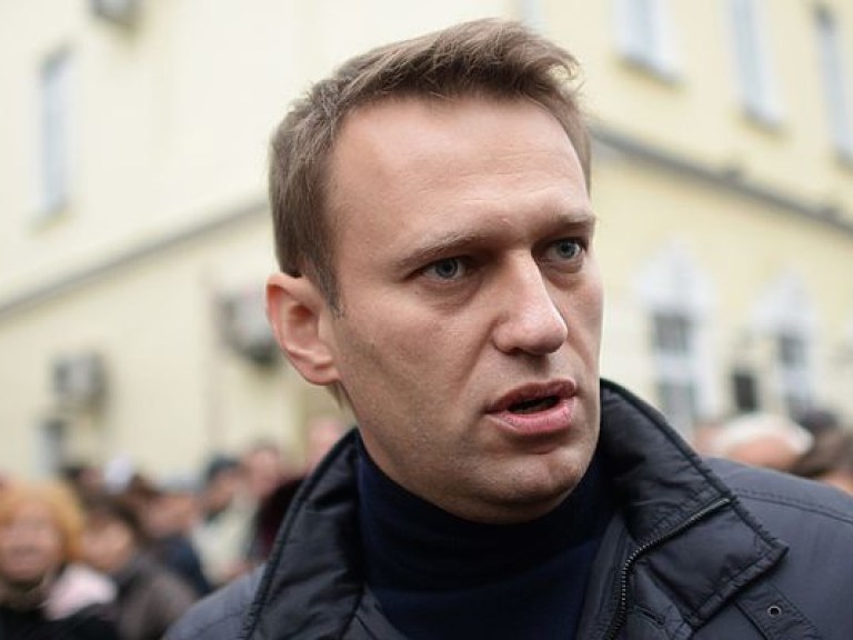 Антикоррупционные протесты в России: Навального задержали при выходе из дома