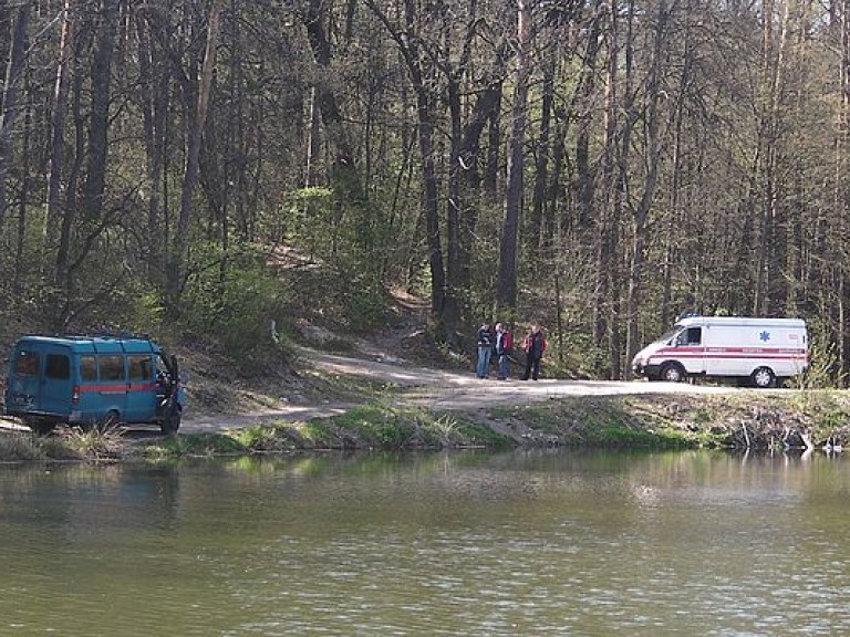 В Дарницком районе столицы тело мужчины обнаружили в водоеме