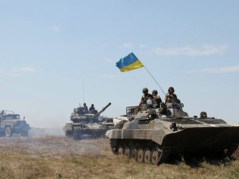 Количество обстрелов позиций украинских военных в зоне АТО уменьшилось