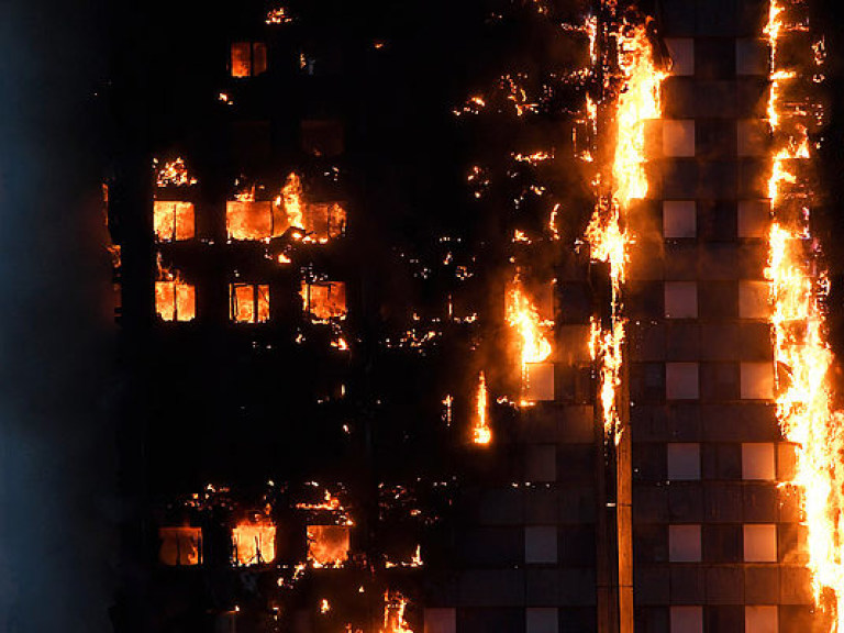 Пожар в Лондоне: известно о  12 погибших