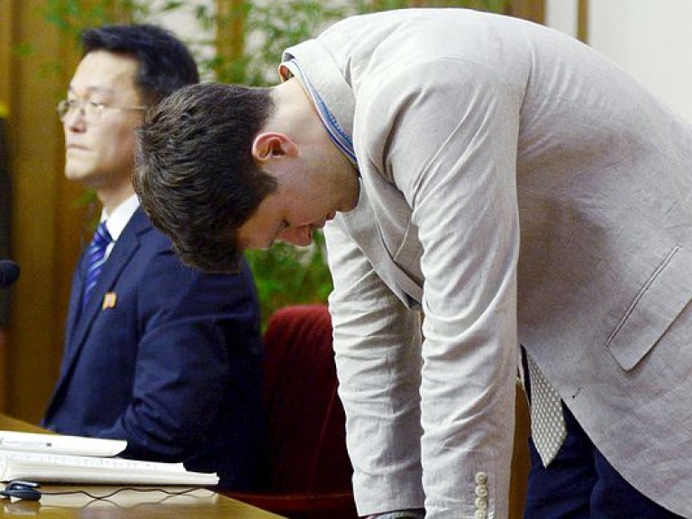Северная Корея освободила приговоренного к 15 годам и находящегося в  коме студента