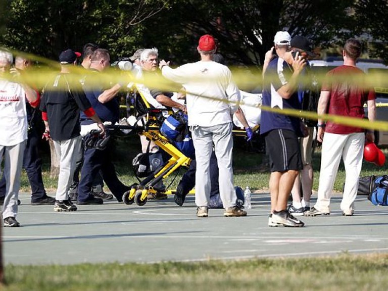 В США погиб мужчина, открывший стрельбу по конгрессменам на бейсбольном поле
