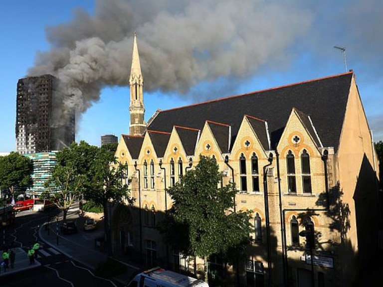 Пожар в Лондоне: количество пострадавших возросло до 74