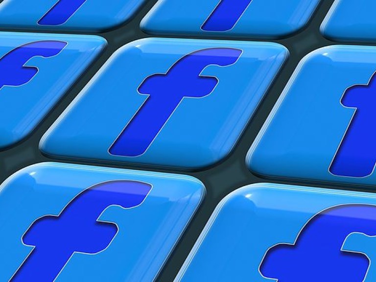 Facebook планирует ввести плату за новости