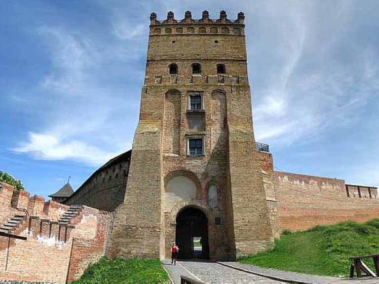 В Луцке после двухлетней реконструкции открыли все части городского замка (ВИДЕО)