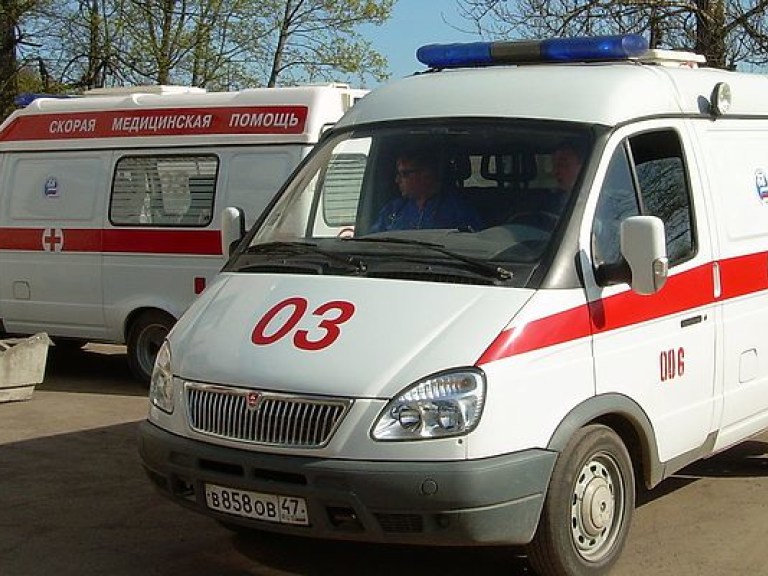 В Запорожье пенсионер погиб на трамвайной остановке, упав на вилы