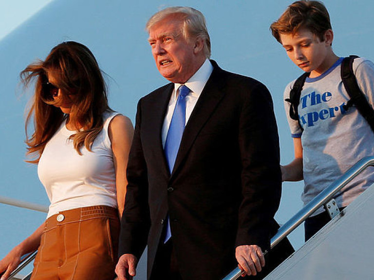 11-летний сын Трампа «неожиданно» стал иконой стиля в США (ФОТО)