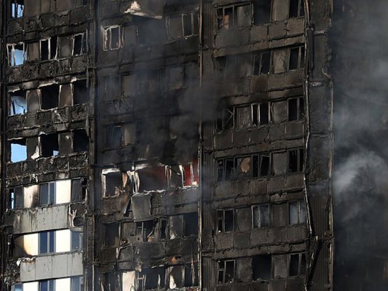 Количество жертв пожара в Лондоне увеличилось до 79  человек