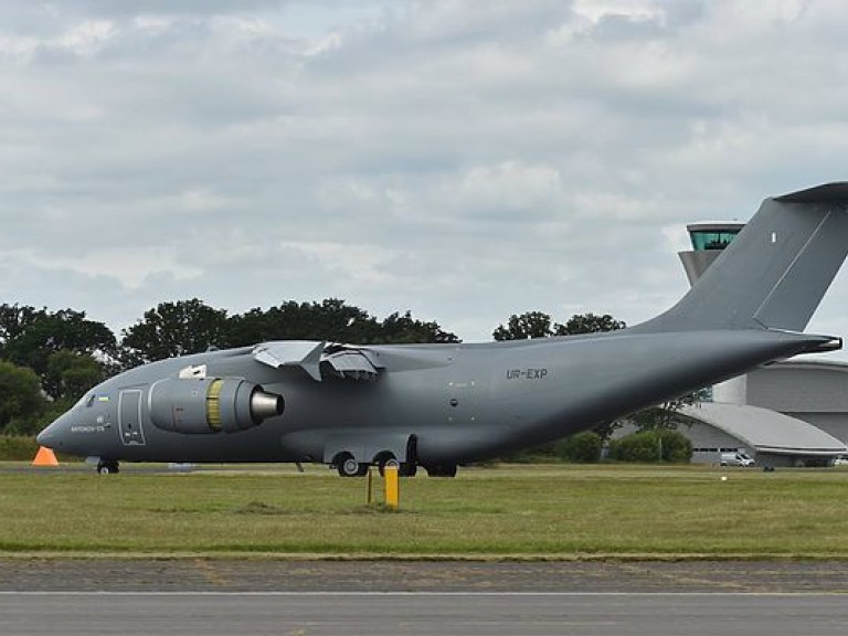 Украина показала на парижском авиасалоне Ан-132D (ВИДЕО)