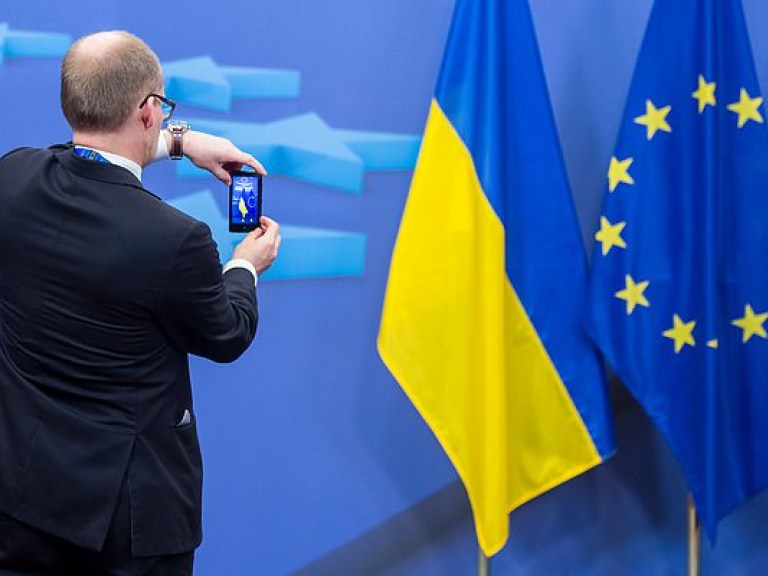 Экономист: Ассоциация с ЕС повлечет институциональные изменения в Украине