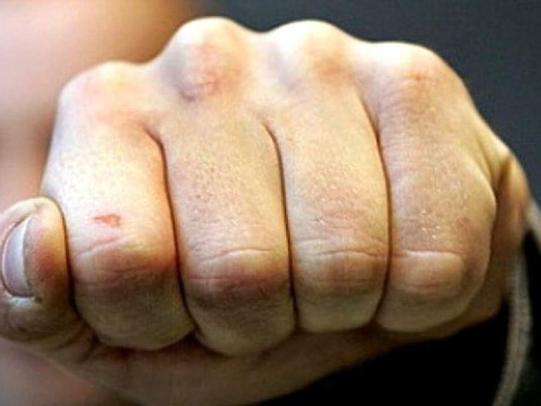 В Киевской области пьяные дебоширы угрожали отдыхающим гранатометом