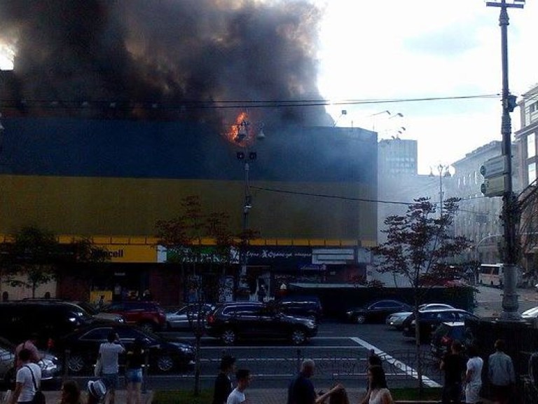 Пожар в бывшем Центральном гастрономе на Крещатике имеет явные следы поджога – эксперт