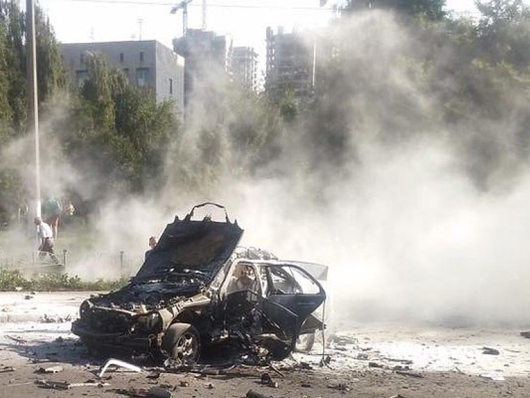 Количество пострадавших при взрыве авто на столичной Соломенке возросло до 2 человек