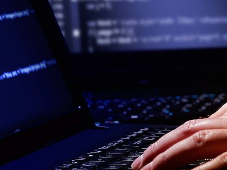 На «Запорожьеоблэнерго» и «Запорожстали» выключили все компьютеры, чтобы уберечься от кибератаки