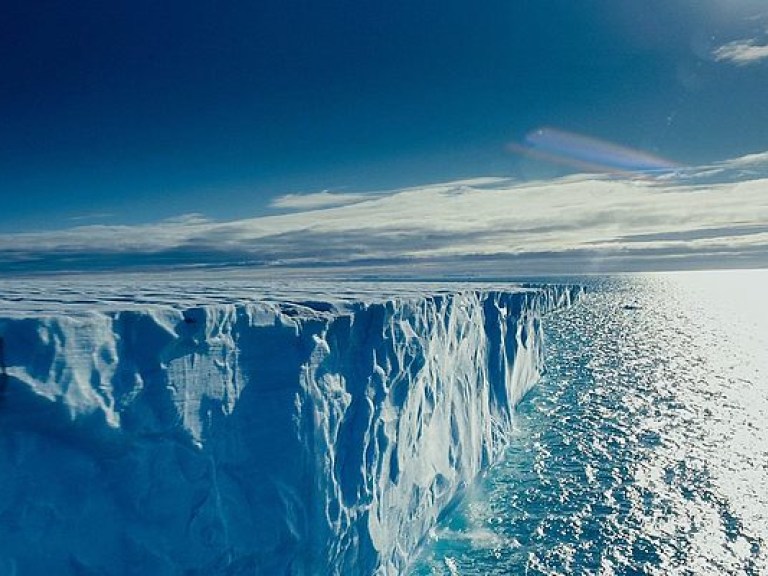 Из-за глобального потепления арктические айсберги и нефть переместятся в соседние страны &#8212; исследование