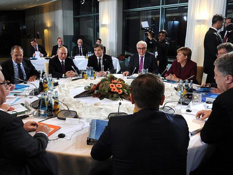 Говорить о новом формате Минских переговоров можно будет после выборов в Германии – политолог