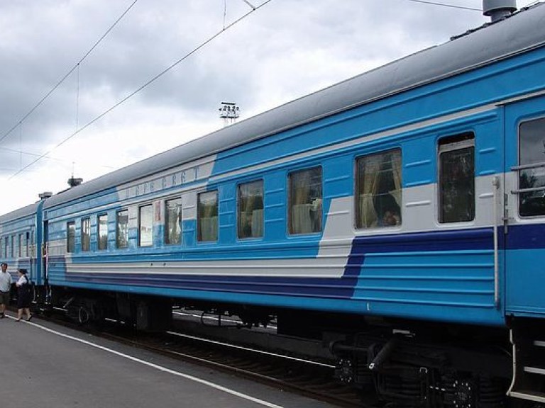«Укрзализныця» закупит 11 вагонов-трансформеров до конца 2017 года