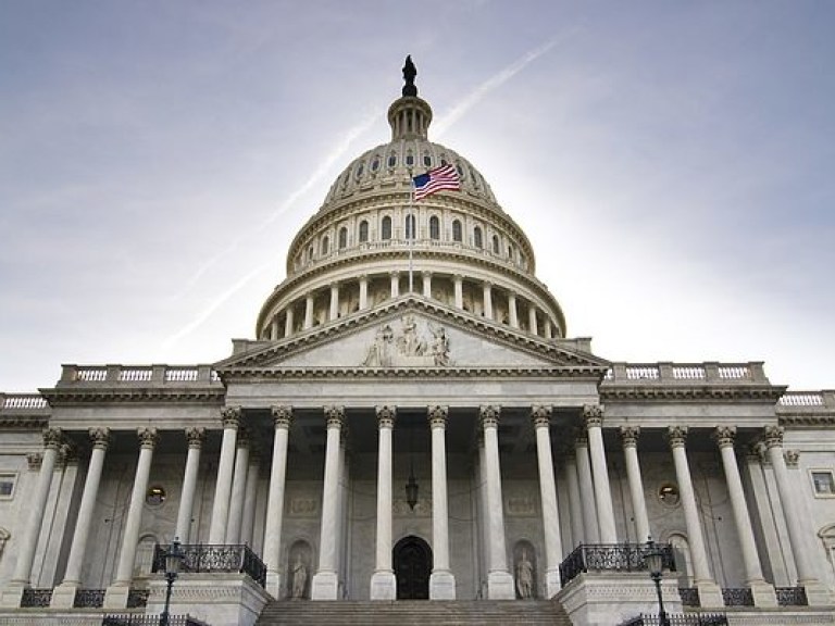 Сенат США внес поправки для утверждения антироссийских санкций