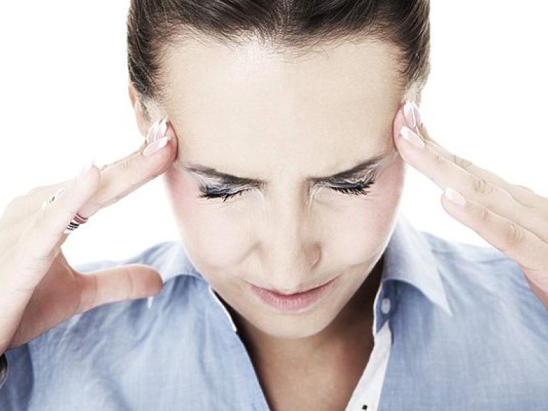 Врач: наладить самочувствие при перепадах давления и головокружении поможет массаж ушей