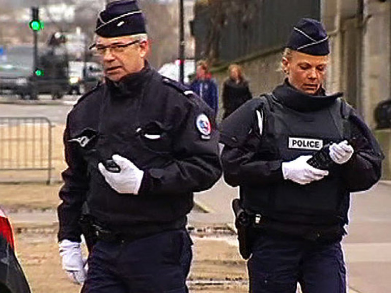 Во Франции возле мечети произошла стрельба, четверо человек получили ранения (ФОТО)
