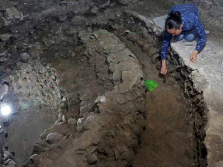 В Мексике нашли древнюю башню из человеческих черепов (ФОТО)