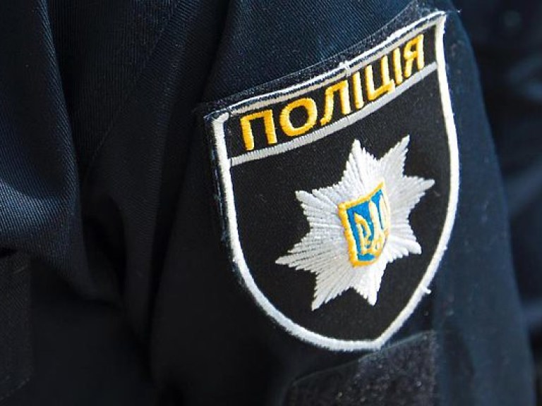 В Николаевской области полицейских задержали за изготовление фальсификата алкоголя (ФОТО)