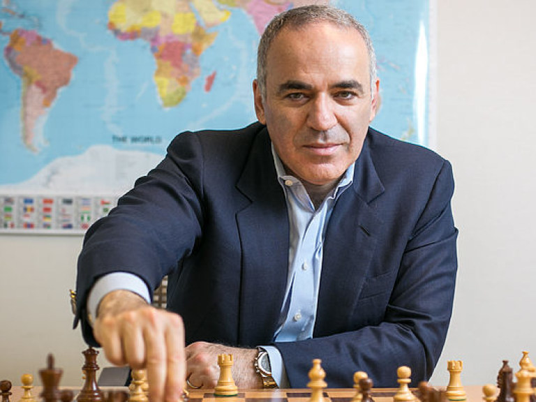 Каспаров возвращается в большие шахматы после 12 лет перерыва